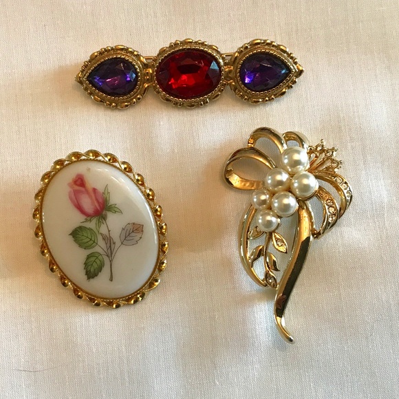 Vintage Brooches - Picture 1 of 5